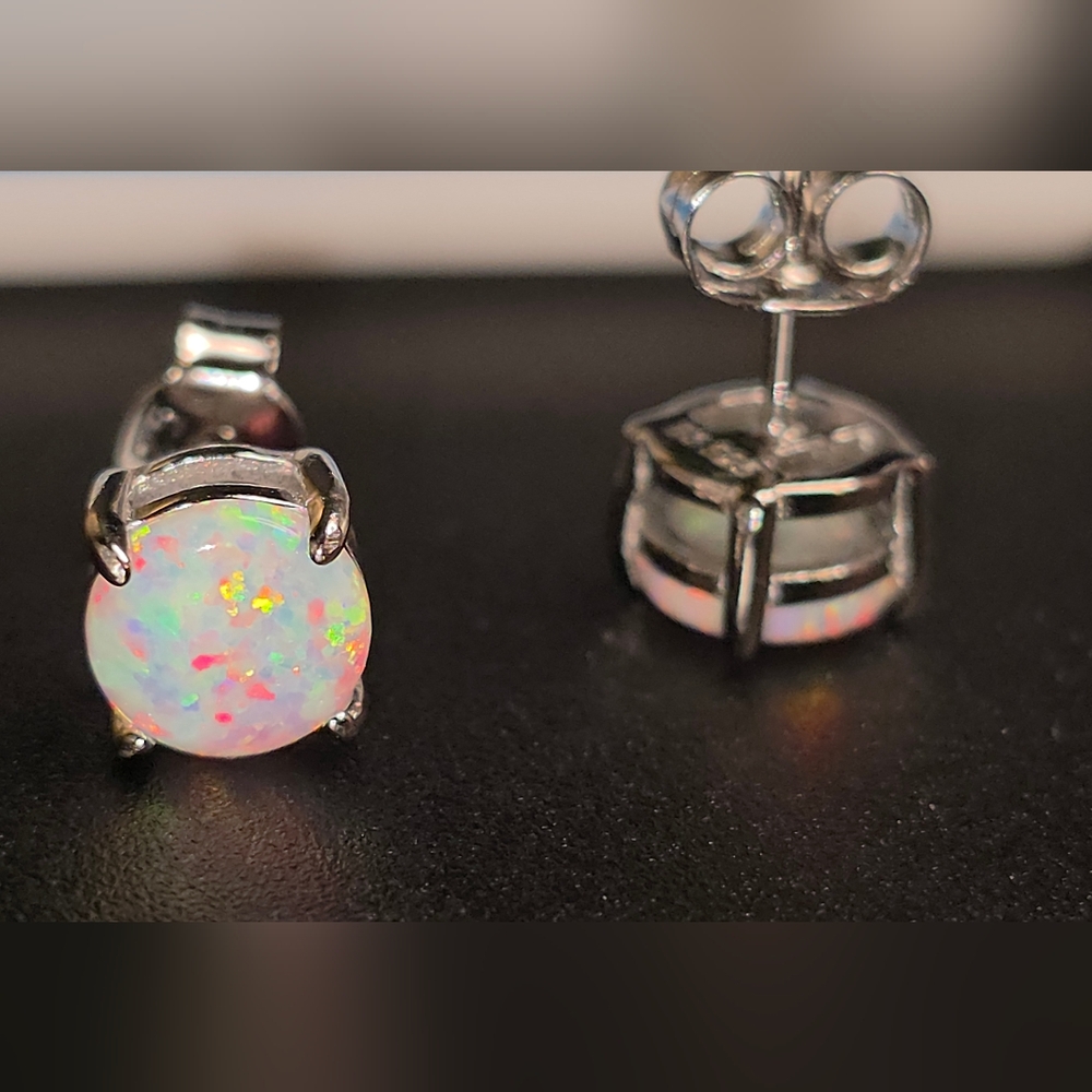 ✨ Sterling Silver 6mm White Opal Stud Earrings – 1.56 CTTW ✨ - Picture 2 of 5